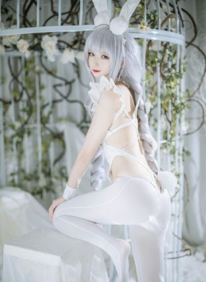 亚洲纯情制服丝袜旗袍美女激情诱惑_BD英语高清视频播放