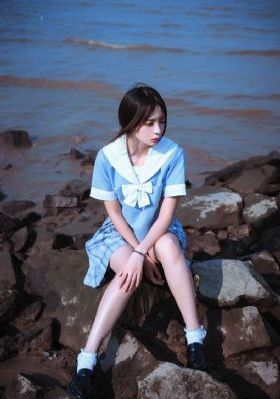 国产成人精选在线观看_720免费播放